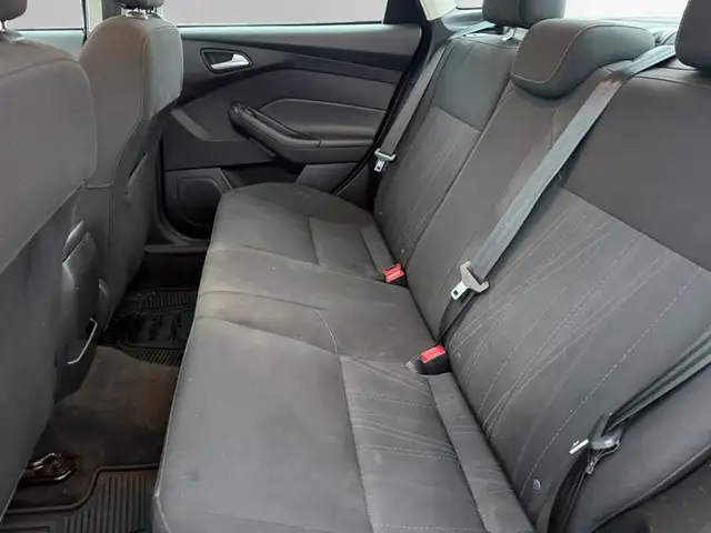 2018 Ford Focus SE | BLUETOOTH | BACKUP CAM | ALLOY WHEELS | HTD - Photo 12