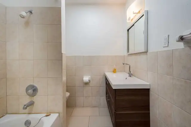 FEMALE ACCOMODATION NEWMARKET - NEAR YONGE AND DAVIS - Photo 6