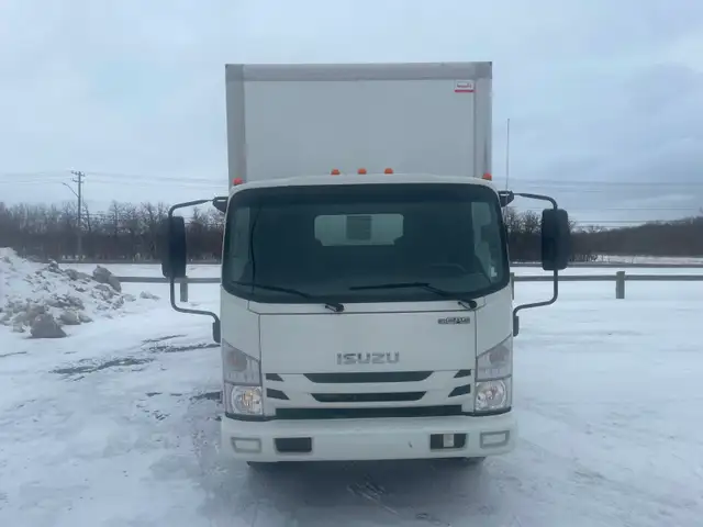 2021 Isuzu NPR-HD 20ft cube van - Photo 3
