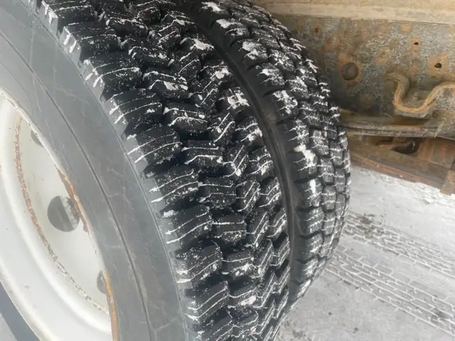 2021 Isuzu NPR-HD 20ft cube van - Photo 9