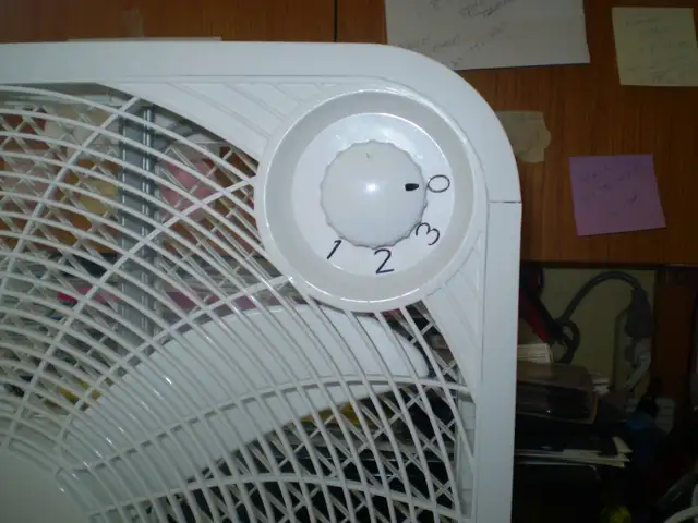 PORTABLE BOX FAN-LIKE NEW-3 SPEEDS-$20 - Photo 2