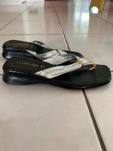 2 PAIRES DE SANDALES NEUVES DAMIANI`S GR 6.5 FEM $15.00 CHACUNE - Photo 2