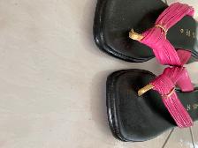 2 PAIRES DE SANDALES NEUVES DAMIANI`S GR 6.5 FEM $15.00 CHACUNE - Photo 3