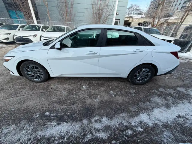 2024 Hyundai Elantra Preferred - Photo 3