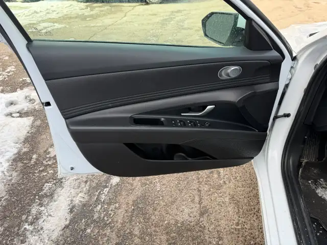 2024 Hyundai Elantra Preferred - Photo 10