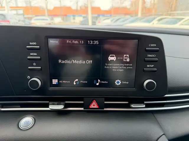 2024 Hyundai Elantra Preferred - Photo 14