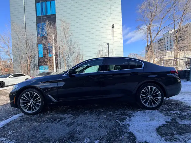 2022 BMW 530i xDrive - Photo 3