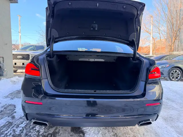 2022 BMW 530i xDrive - Photo 6