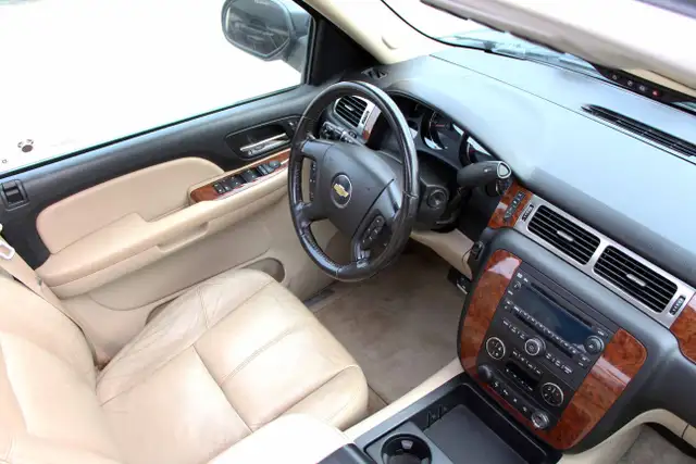 2007 Chevrolet Suburban LT 4x4 7-Pass Loaded Certified2 Year W - Photo 28