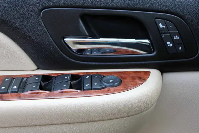 2007 Chevrolet Suburban LT 4x4 7-Pass Loaded Certified2 Year W - Photo 37