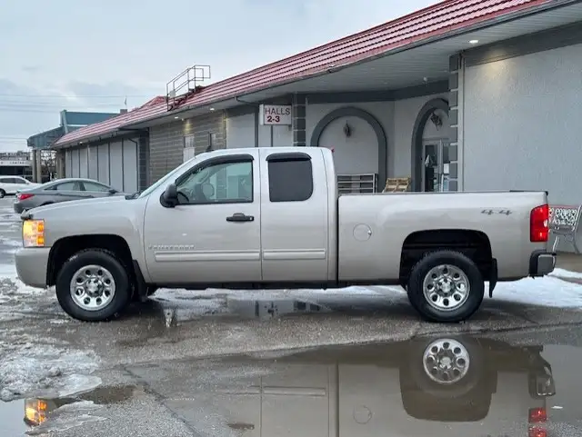2009 Chevrolet Silverado 1500 LS 4WD Ext Cab ONLY 65,000KM-1 OWN - Photo 2