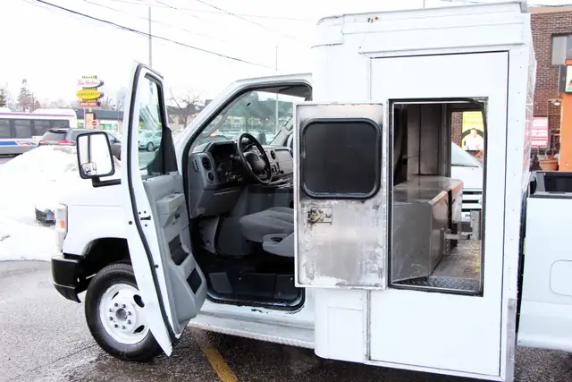 2011 Ford E-450 Extended Cabin 8FT Bed Certified 2 Year Warranty - Photo 10