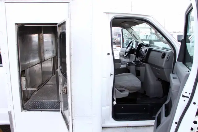 2011 Ford E-450 Extended Cabin 8FT Bed Certified 2 Year Warranty - Photo 16