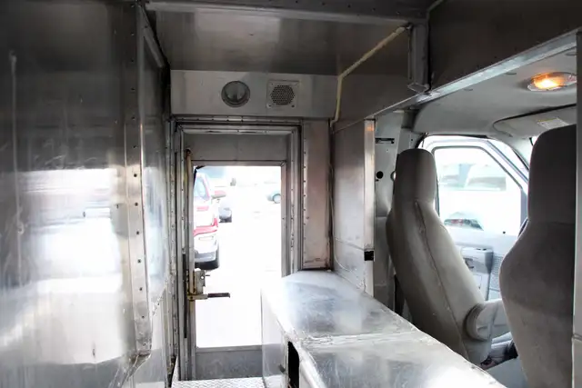 2011 Ford E-450 Extended Cabin 8FT Bed Certified 2 Year Warranty - Photo 18