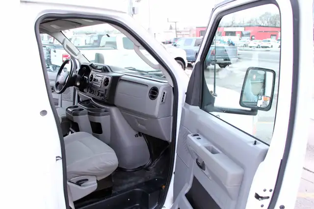 2011 Ford E-450 Extended Cabin 8FT Bed Certified 2 Year Warranty - Photo 20
