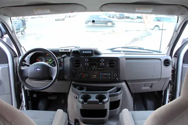 2011 Ford E-450 Extended Cabin 8FT Bed Certified 2 Year Warranty - Photo 24