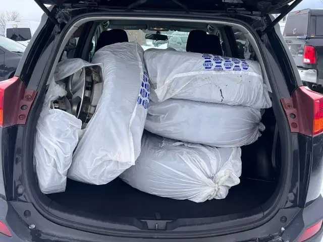 2014 Toyota RAV4 LE AWD - Photo 4