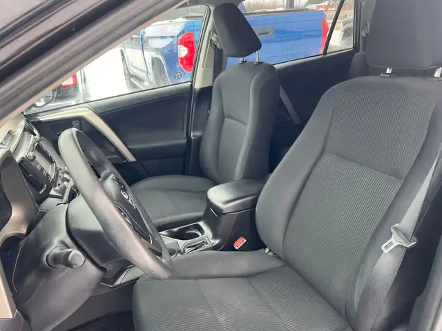 2014 Toyota RAV4 LE AWD - Photo 11