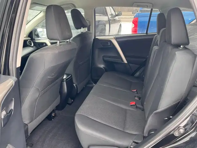 2014 Toyota RAV4 LE AWD - Photo 18