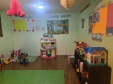 Love me Dayhome in Huntington hills community. - Photo 4