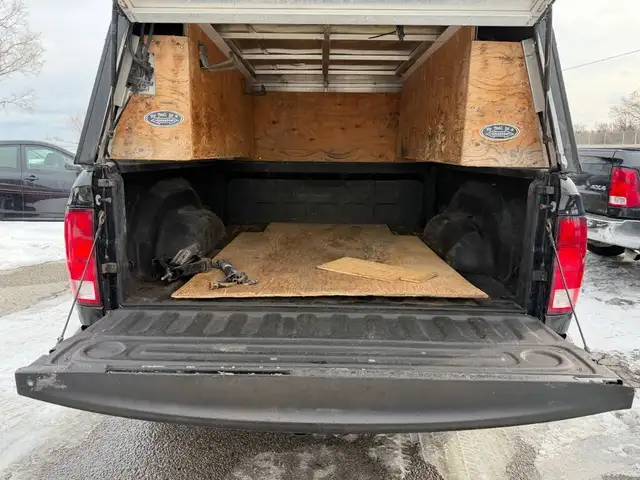 2018 Ram 1500 SLT - Photo 4