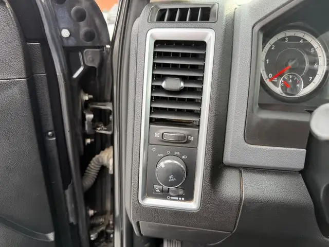 2018 Ram 1500 SLT - Photo 13