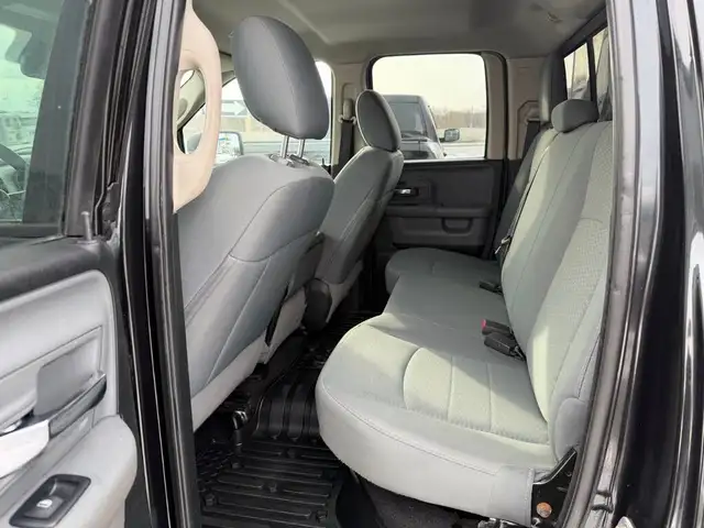 2018 Ram 1500 SLT - Photo 17