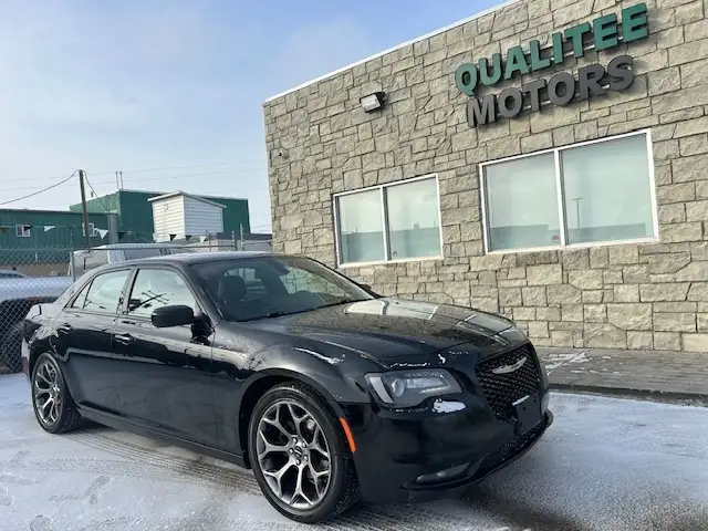 2017 Chrysler 300 4dr Sdn 300S RWD - Photo 3