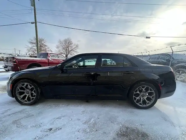 2017 Chrysler 300 4dr Sdn 300S RWD - Photo 8