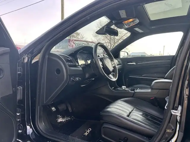 2017 Chrysler 300 4dr Sdn 300S RWD - Photo 9