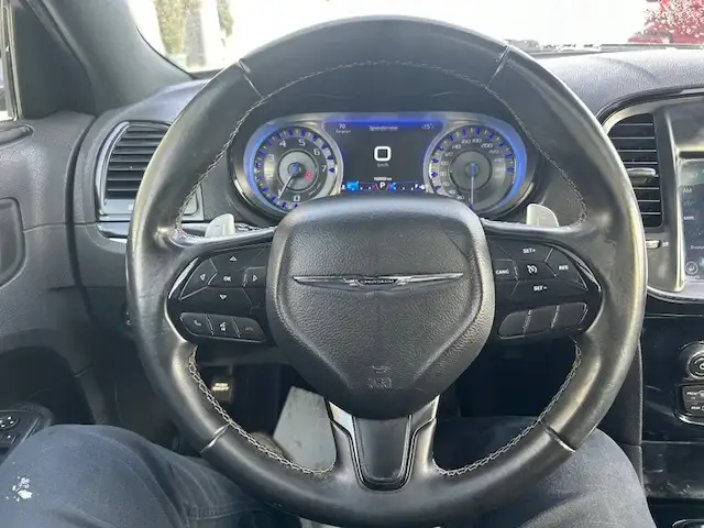 2017 Chrysler 300 4dr Sdn 300S RWD - Photo 10