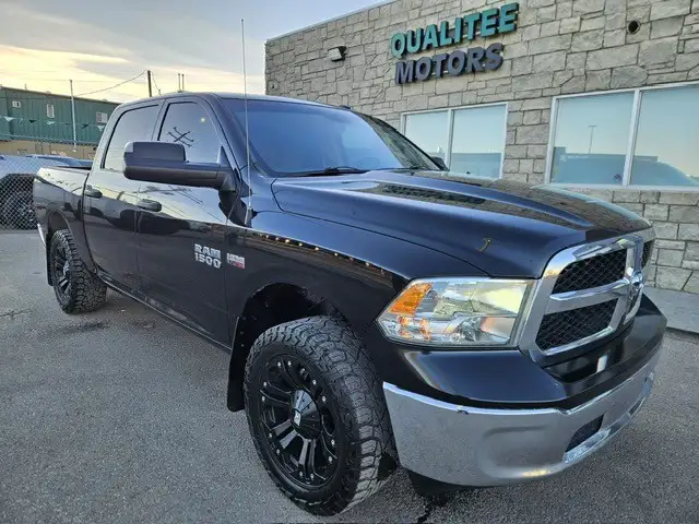 2017 Ram 1500 4WD Crew Cab 140.5' ST - Photo 2