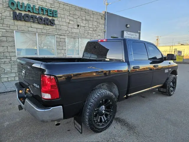 2017 Ram 1500 4WD Crew Cab 140.5' ST - Photo 4