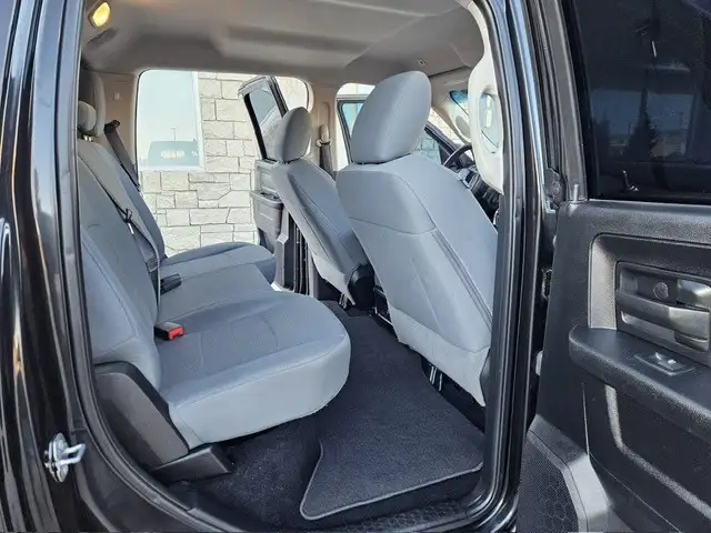 2017 Ram 1500 4WD Crew Cab 140.5' ST - Photo 10
