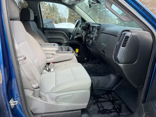 2015  Chevrolet Silverado 4X4  V6 - Photo 8