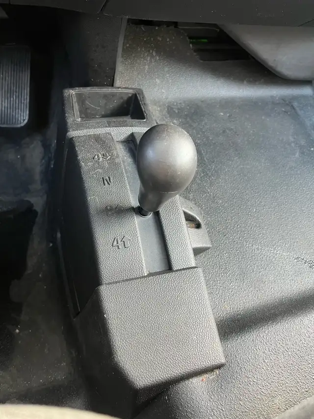 2015  Chevrolet Silverado 4X4  V6 - Photo 10