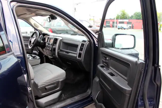 2015 Ram 1500 4x4 HEMI Crew Cab Certified 2 Year W - Photo 12