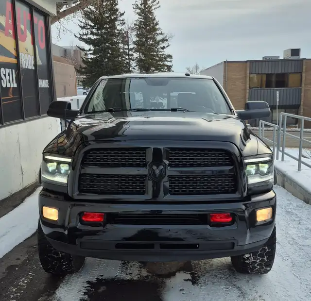 2014  Dodge Ram 3500 Laramie - Photo 2