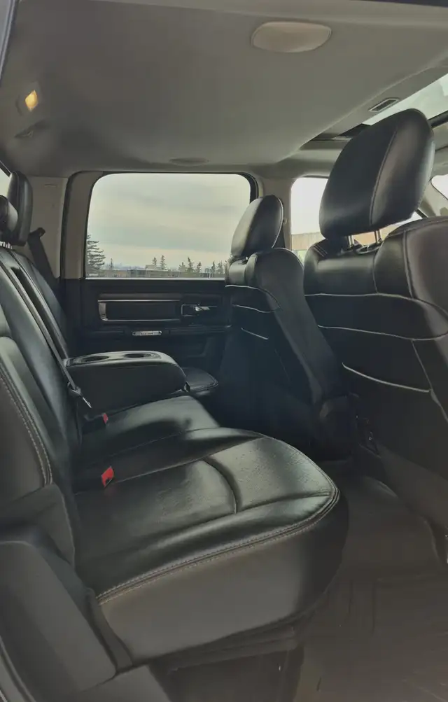 2014  Dodge Ram 3500 Laramie - Photo 10