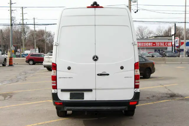 2018 Mercedes-Benz Sprinter Cargo Van 2500 170 High-Roof - Photo 6