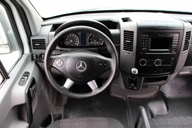 2018 Mercedes-Benz Sprinter Cargo Van 2500 170 High-Roof - Photo 19