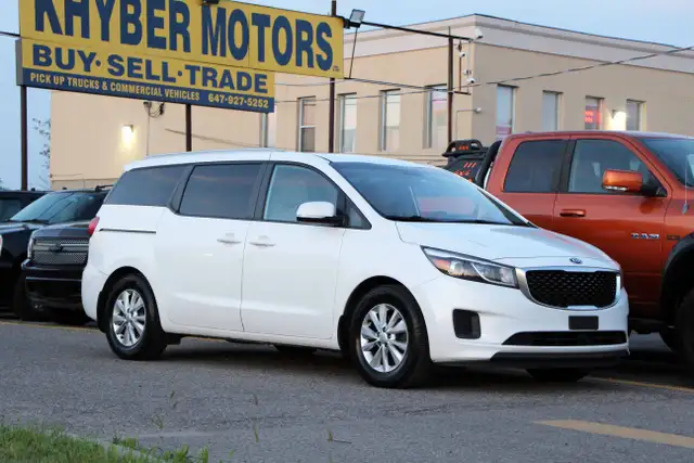 2017 Kia Sedona LX CarFax Clean Certified 2 Year Warranty