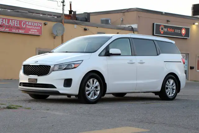 2017 Kia Sedona LX CarFax Clean Certified 2 Year Warranty - Photo 3