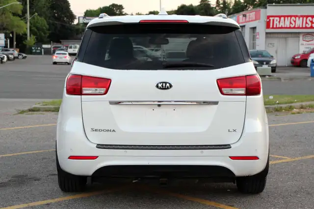 2017 Kia Sedona LX CarFax Clean Certified 2 Year Warranty - Photo 6