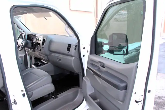 2014 Nissan NV 2500HD High Roof Certified 2 Year Warranty - Photo 14