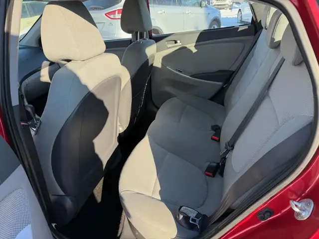 2014 Hyundai Accent 4dr Sdn Auto GL / Clean History - Photo 7