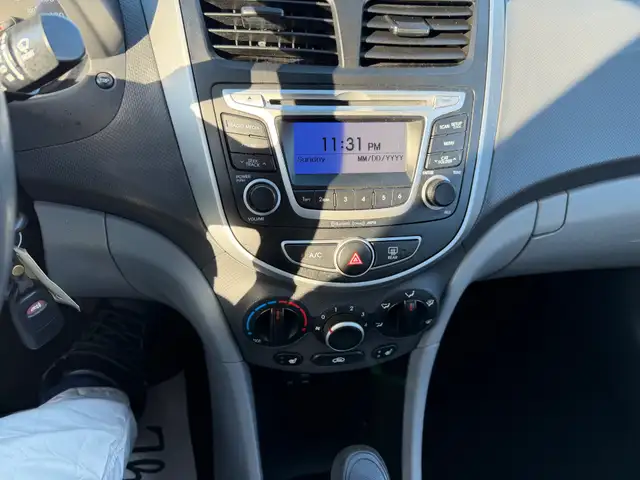2014 Hyundai Accent 4dr Sdn Auto GL / Clean History - Photo 8