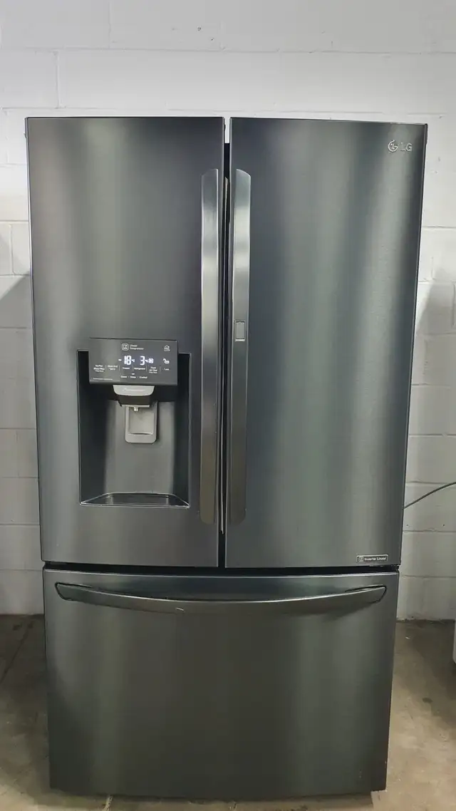 - Refrigerator "Lg" H70/W36/D33 in Black Matte Stainless