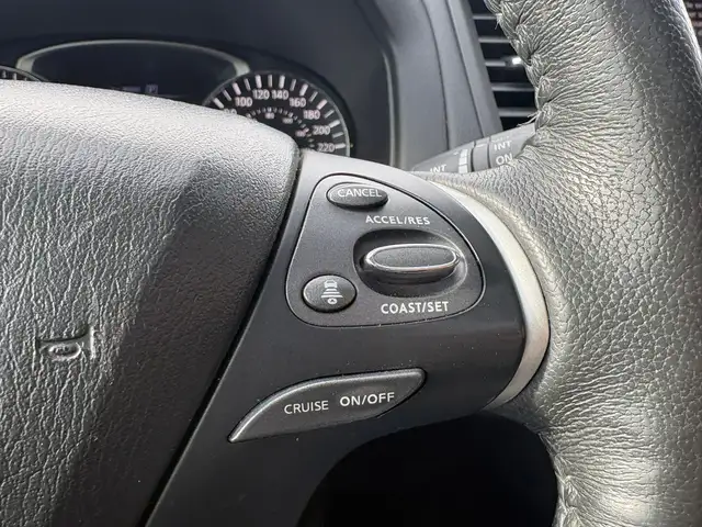 2018 NISSAN PATHFINDER PLATINUM - LEATHER SEATS - NAV - SUNROOF - Photo 14