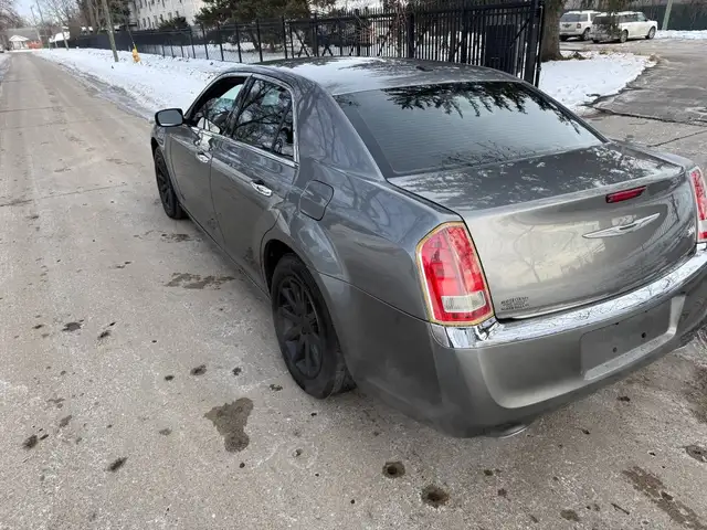 2012 Chrysler 300 V6 RWD Loaded $3000 FIRM - Photo 2